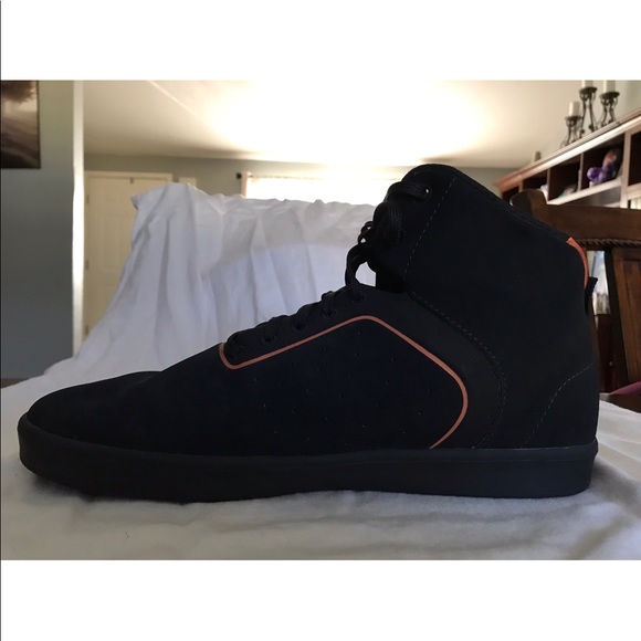 Vans - Picture 4 of 5